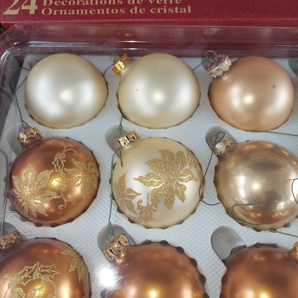 VTG Glass Christmas Ornaments Balls set of 24 Victoria Collection Gold Poinsetti - Picture 9 of 11